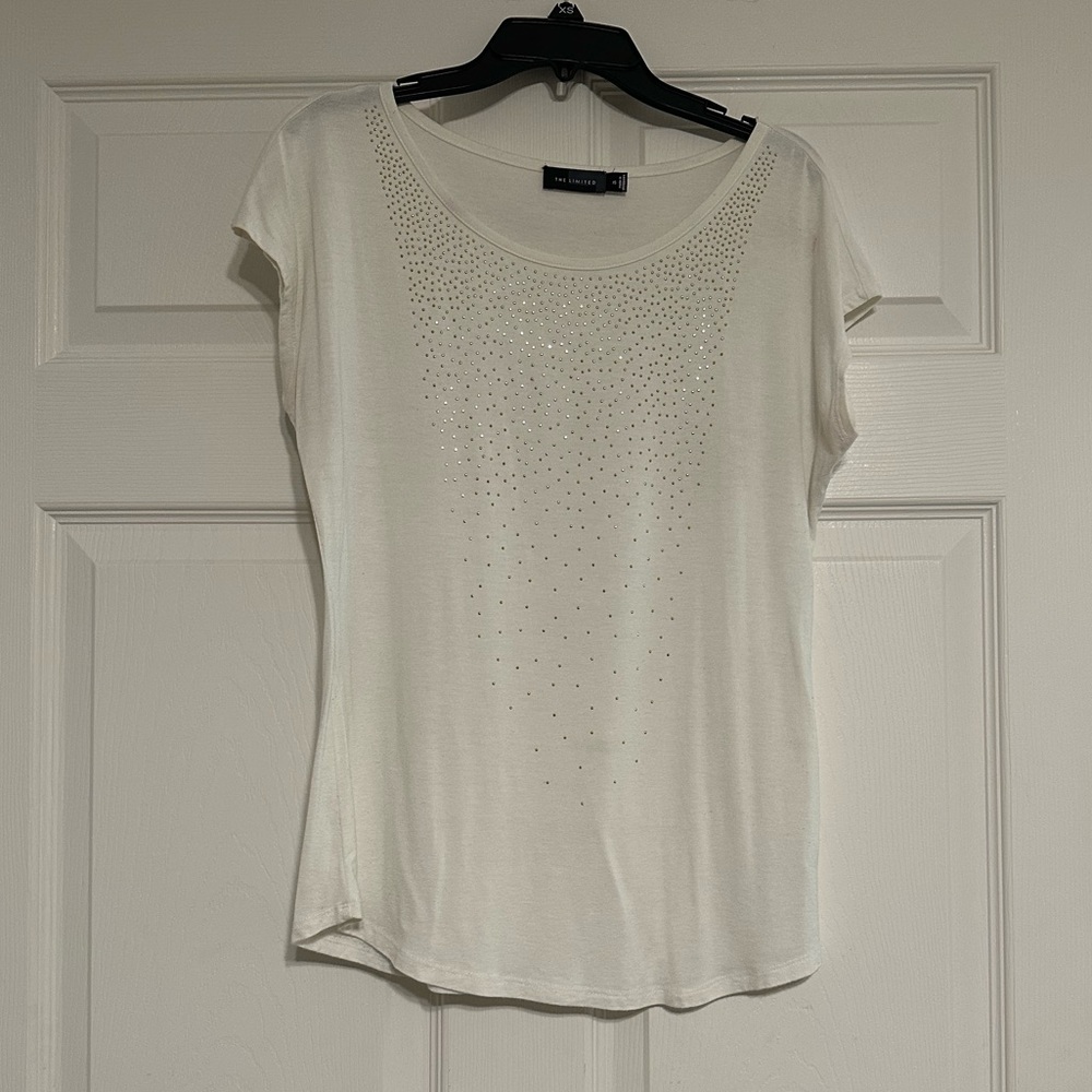Short sleeve white top with sparkles